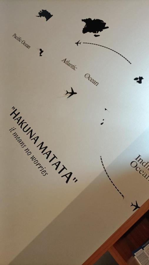 Hakuna Matata ,Grazioso Appartamento In Centro กาแซร์ตา ภายนอก รูปภาพ